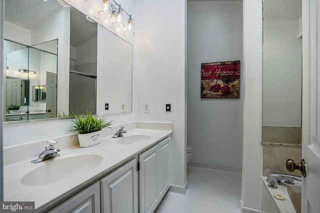 4223 N CARLIN SPRINGS RD, Arlington, VA 22203