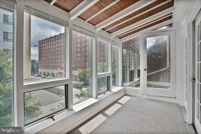 4223 N CARLIN SPRINGS RD, Arlington, VA 22203