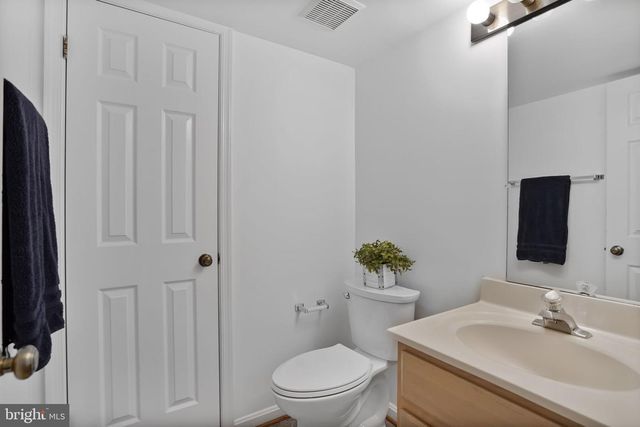 4223 N CARLIN SPRINGS RD, Arlington, VA 22203