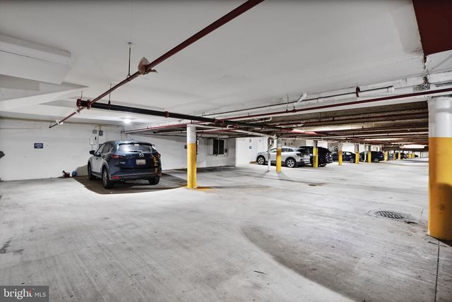 4223 N CARLIN SPRINGS RD, Arlington, VA 22203