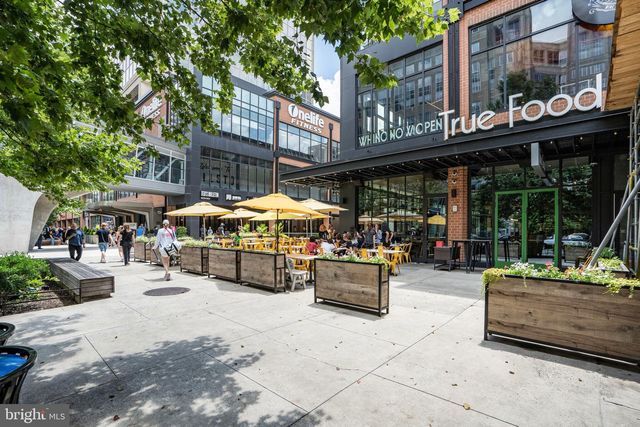 4223 N CARLIN SPRINGS RD, Arlington, VA 22203