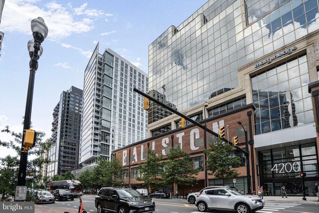 4223 N CARLIN SPRINGS RD, Arlington, VA 22203