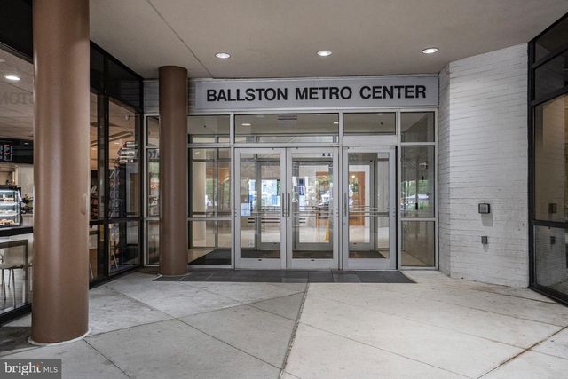 4223 N CARLIN SPRINGS RD, Arlington, VA 22203