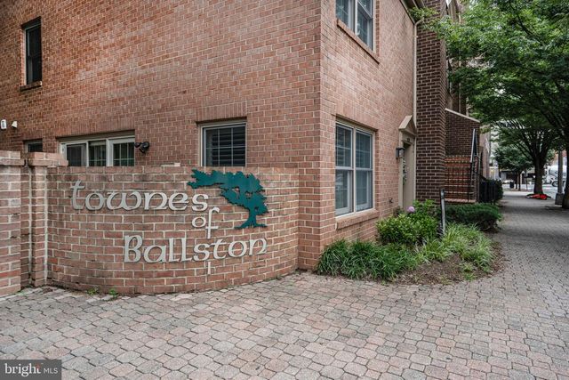 4223 N CARLIN SPRINGS RD, Arlington, VA 22203