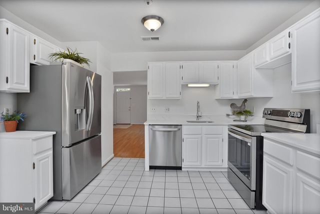 4223 N CARLIN SPRINGS RD, Arlington, VA 22203