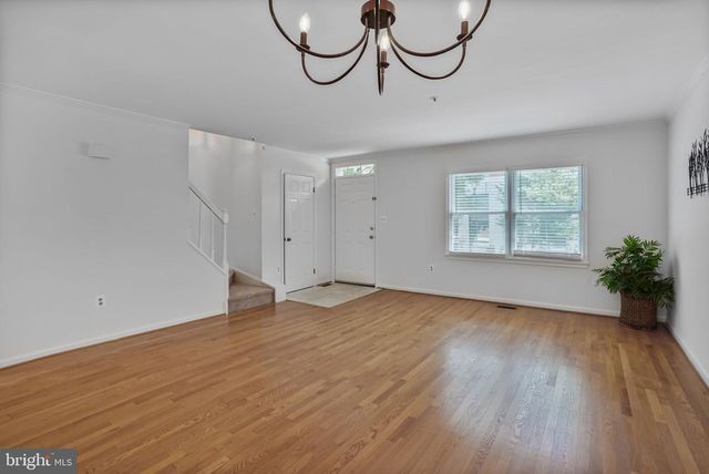 4223 N CARLIN SPRINGS RD, Arlington, VA 22203