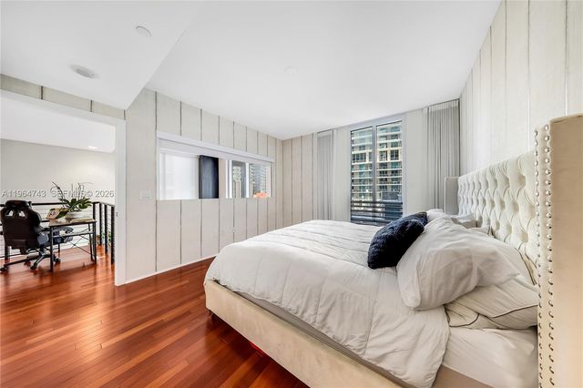 1050 Brickell Ave 422, Miami, FL 33131