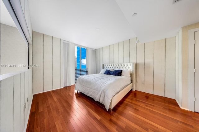 1050 Brickell Ave 422, Miami, FL 33131