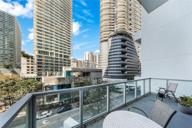 1050 Brickell Ave 422, Miami, FL 33131