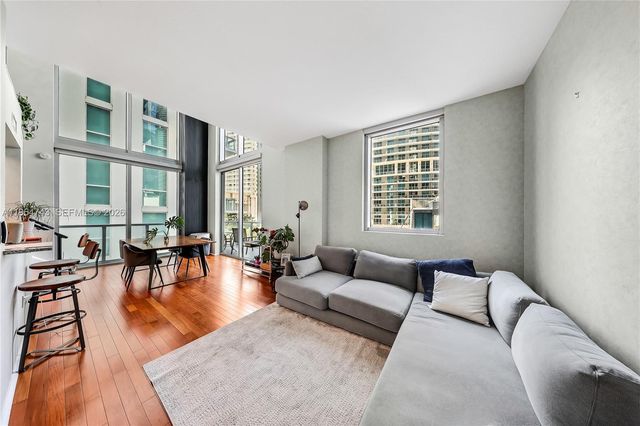 1050 Brickell Ave 422, Miami, FL 33131