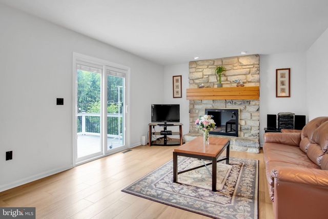 2018 SOUTHPOINT DR, Hummelstown, PA 17036