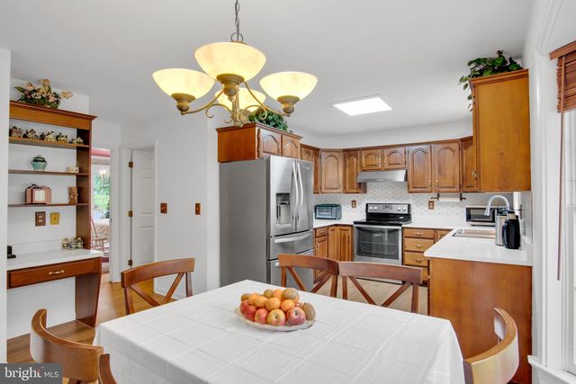 2018 SOUTHPOINT DR, Hummelstown, PA 17036