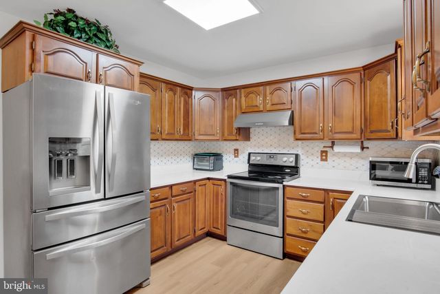 2018 SOUTHPOINT DR, Hummelstown, PA 17036