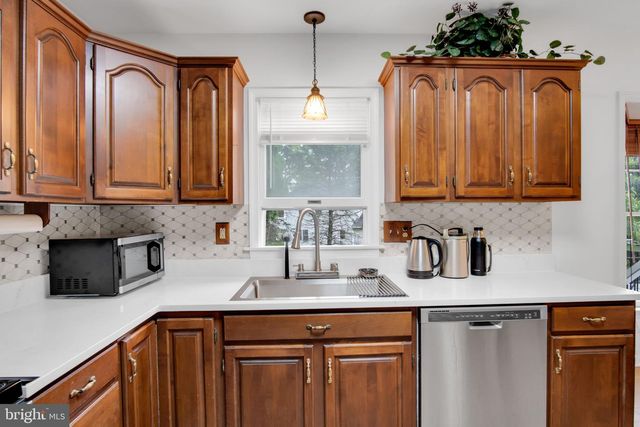 2018 SOUTHPOINT DR, Hummelstown, PA 17036
