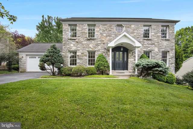 2018 SOUTHPOINT DR, Hummelstown, PA 17036