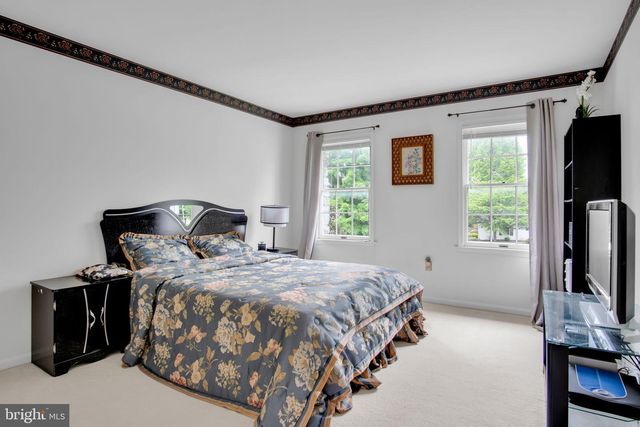 2018 SOUTHPOINT DR, Hummelstown, PA 17036
