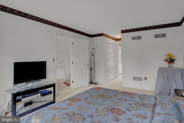 2018 SOUTHPOINT DR, Hummelstown, PA 17036