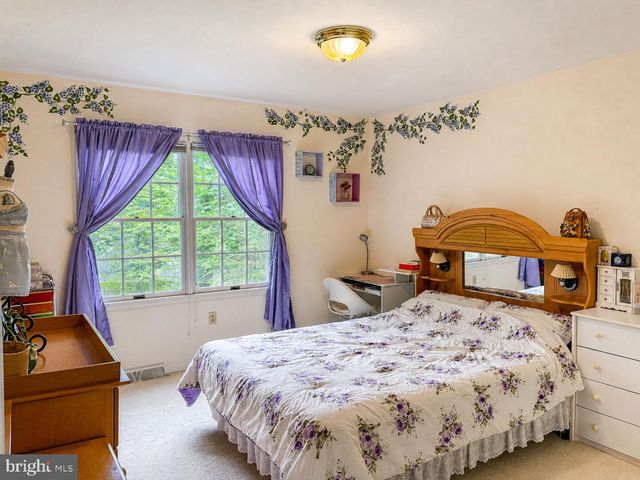 2018 SOUTHPOINT DR, Hummelstown, PA 17036
