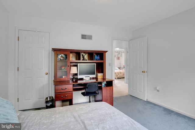 2018 SOUTHPOINT DR, Hummelstown, PA 17036