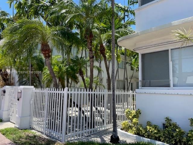 731 6th st 104E, Miami Beach, FL 33139
