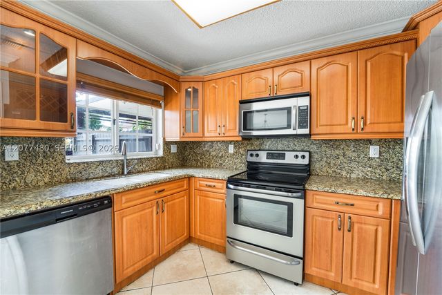 15354 SW 36th Ter, Miami, FL 33185