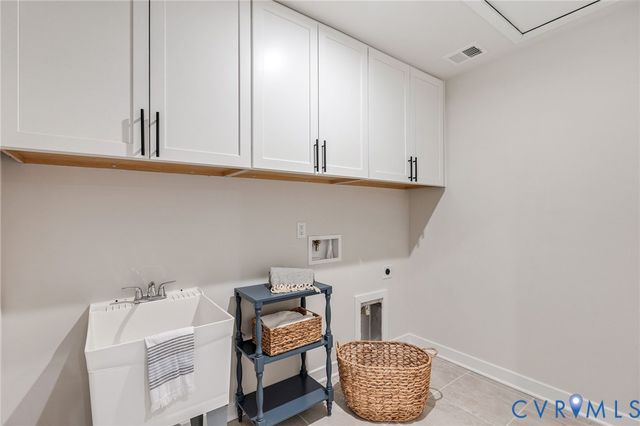 18724 Holly Crest Dr, Moseley, VA 23120