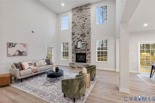 18724 Holly Crest Dr, Moseley, VA 23120