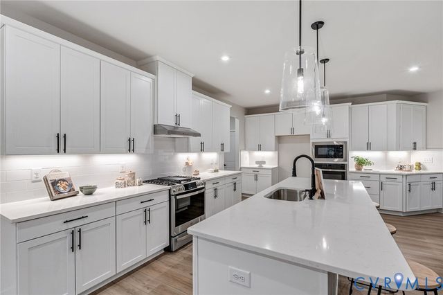 18724 Holly Crest Dr, Moseley, VA 23120