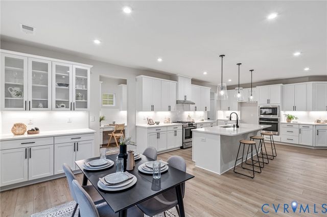 18724 Holly Crest Dr, Moseley, VA 23120