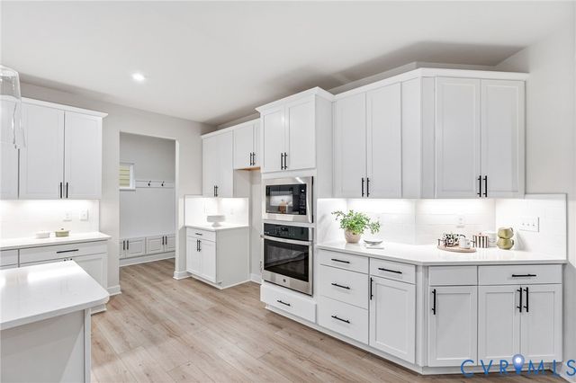 18724 Holly Crest Dr, Moseley, VA 23120