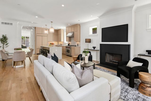 1942 N Orchard Street 1N, Chicago, IL 60614