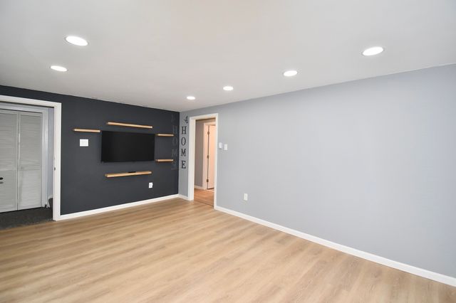 22 Hunting Lane, Agawam, MA 01001