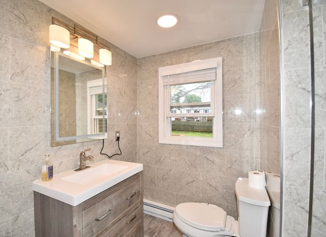 22 Hunting Lane, Agawam, MA 01001
