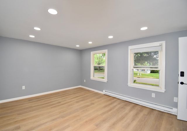 22 Hunting Lane, Agawam, MA 01001