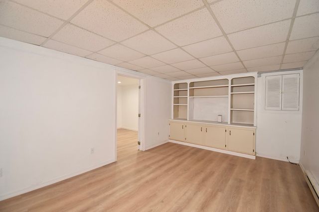 22 Hunting Lane, Agawam, MA 01001