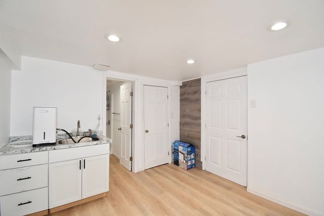 22 Hunting Lane, Agawam, MA 01001