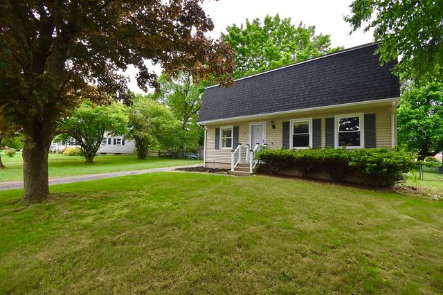 22 Hunting Lane, Agawam, MA 01001