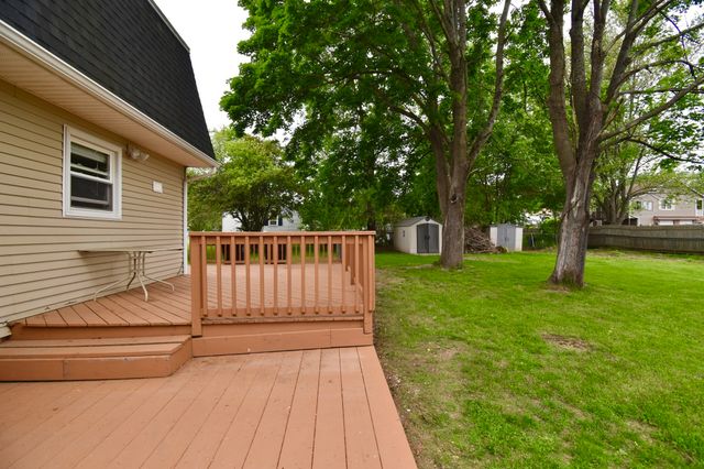 22 Hunting Lane, Agawam, MA 01001