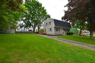22 Hunting Lane, Agawam, MA 01001