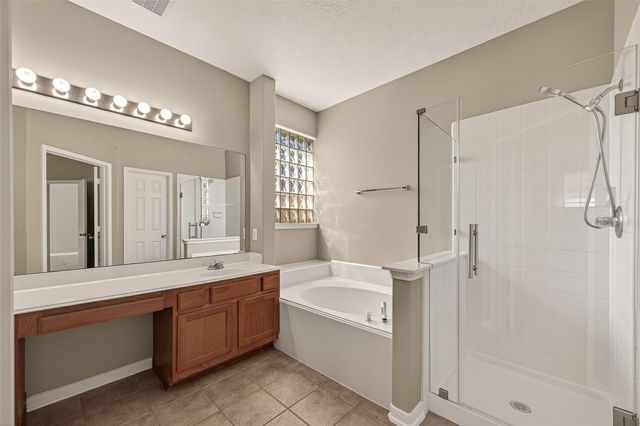 1313 Plymouth Rock Lane, Seabrook, TX 77586