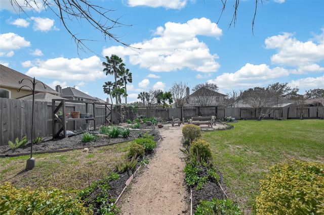 1313 Plymouth Rock Lane, Seabrook, TX 77586