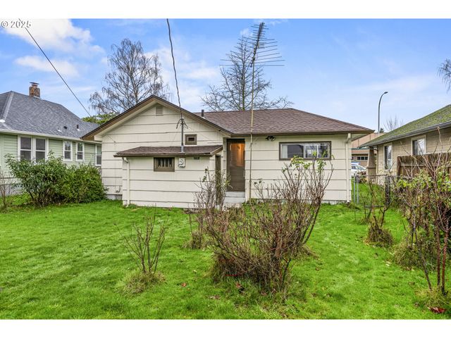 2843 HEMLOCK St, Longview, WA 98632