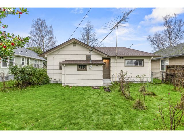 2843 HEMLOCK St, Longview, WA 98632