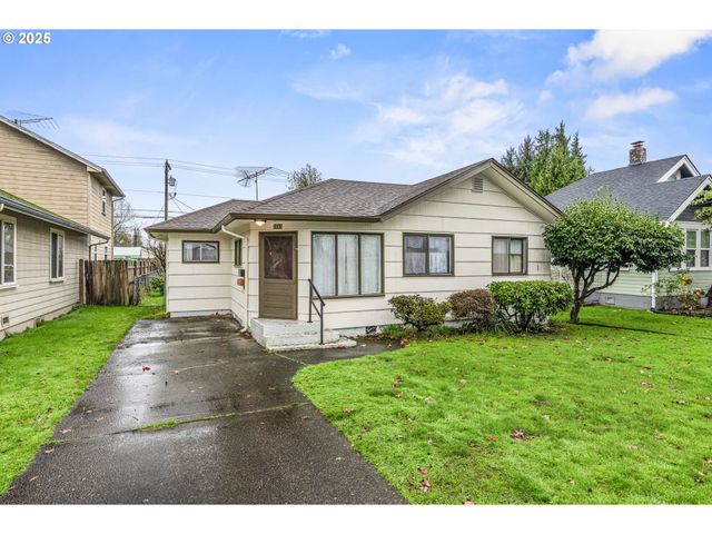 2843 HEMLOCK St, Longview, WA 98632