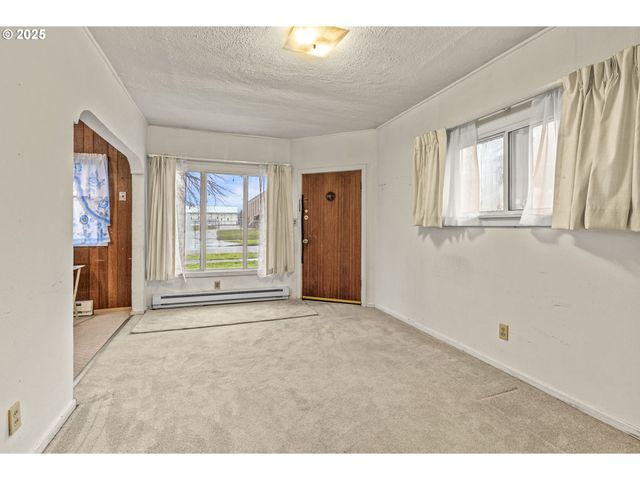 2843 HEMLOCK St, Longview, WA 98632