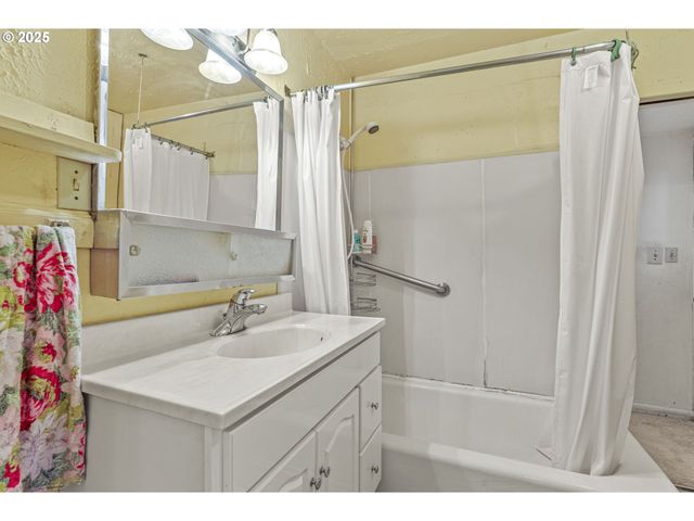 2843 HEMLOCK St, Longview, WA 98632