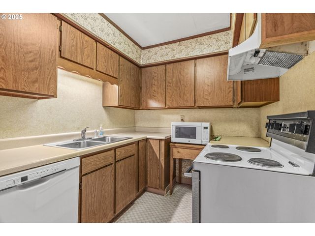 2843 HEMLOCK St, Longview, WA 98632