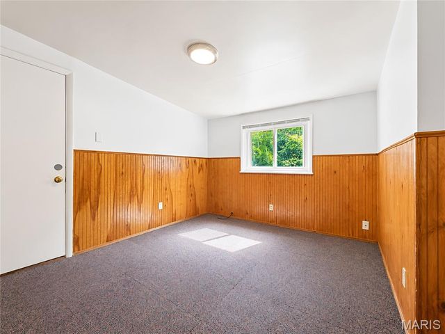 10108 Earl Drive, St Louis, MO 63136