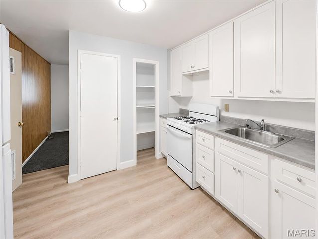 10108 Earl Drive, St Louis, MO 63136