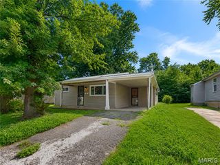 10108 Earl Drive, St Louis, MO 63136